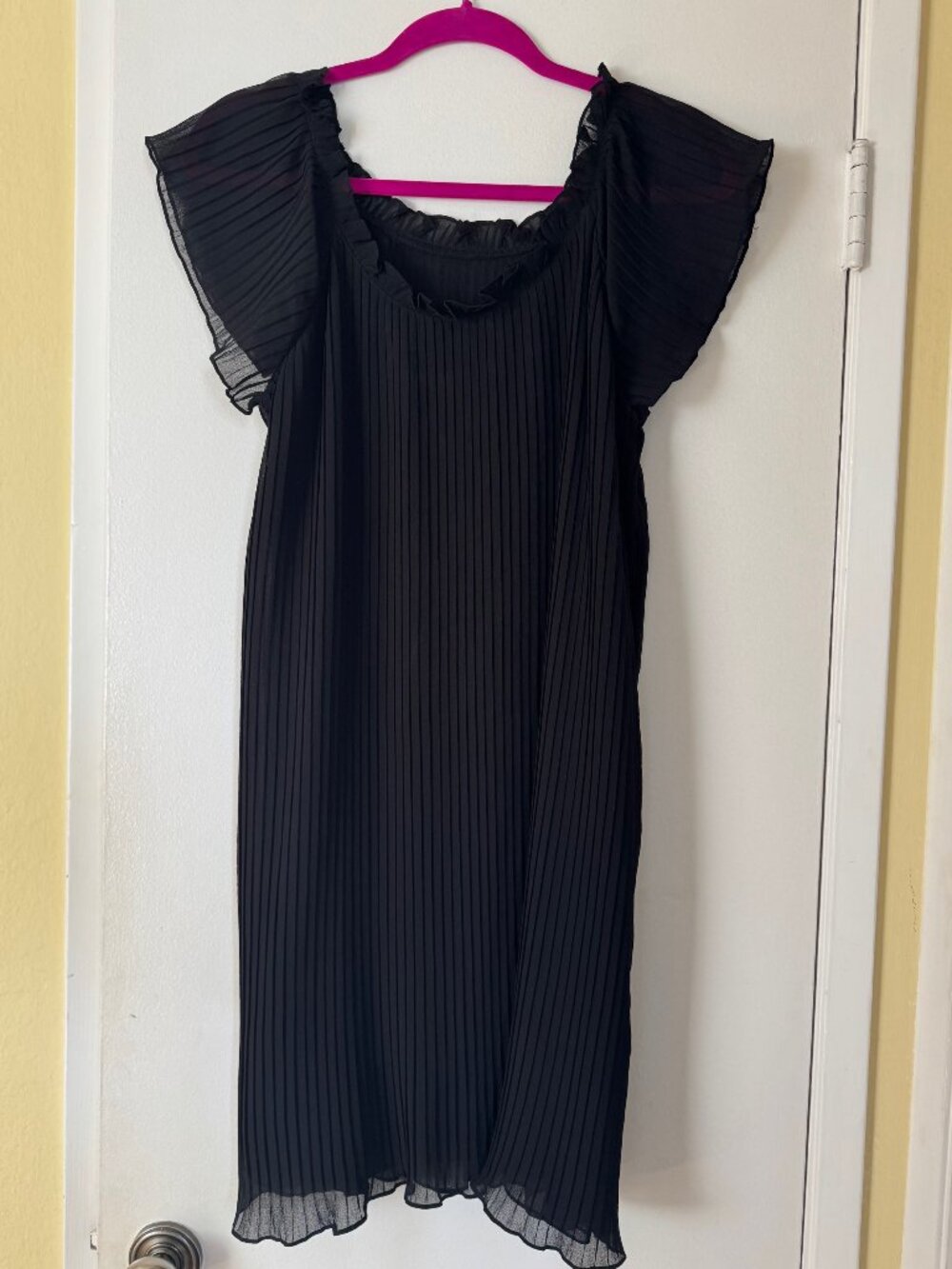 Black Pleated Ruffle Dress with Flutter Sleeve, M